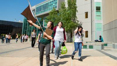 Student ambassador leading a group tour