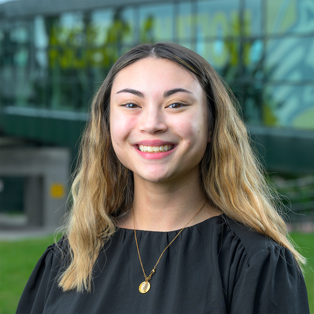 Kayleigh Davis on campus outside